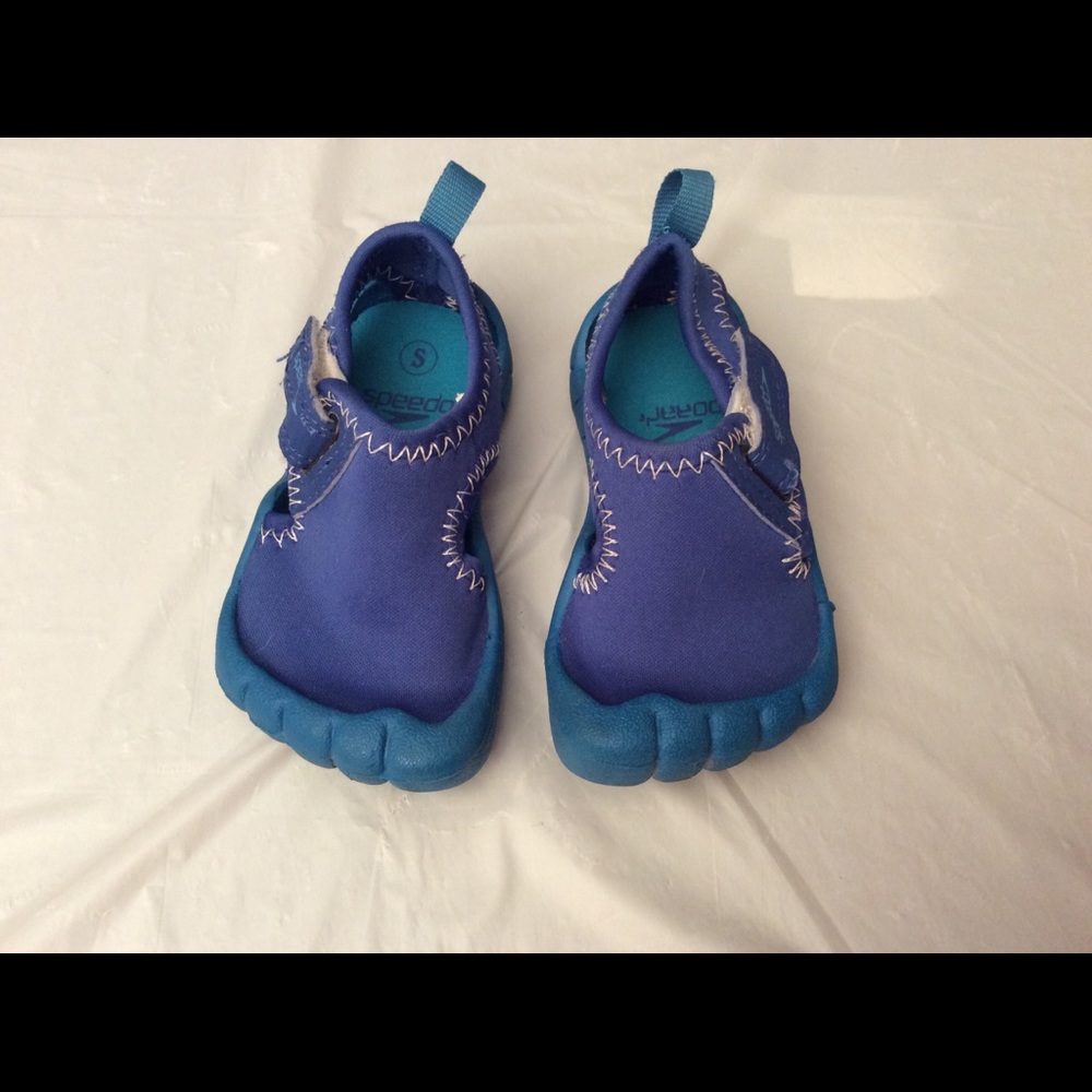 💜 Blue speedo kids water shoes